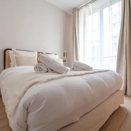 Apartamento Cia - Louvre Museum